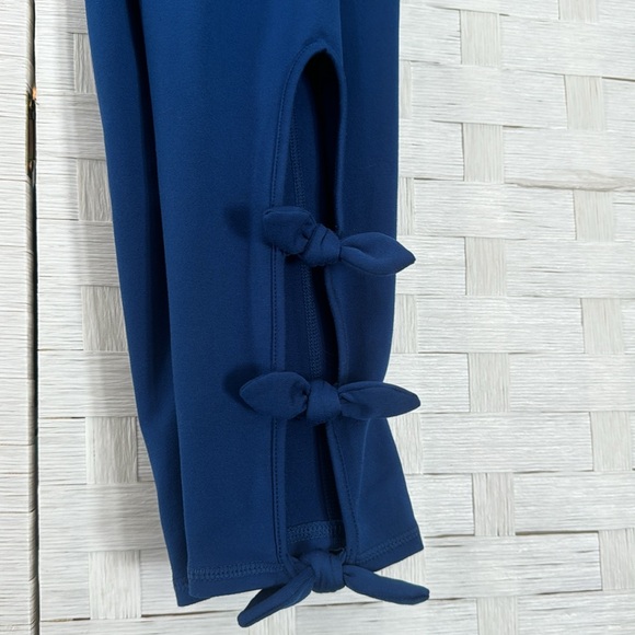 Lilly Pulitzer Luxletic Noelani Weekender Crop - Picture 7 of 12